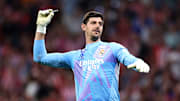 Courtois segue em processo de recuperação para ficar à disposição no Real Madrid.