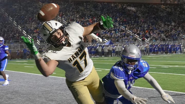 TL Hanna High tight end nearly scores during the fourth quarter at Nixon Field at Byrnes High School in Duncan, S.C. Friday, August 22, 2025.