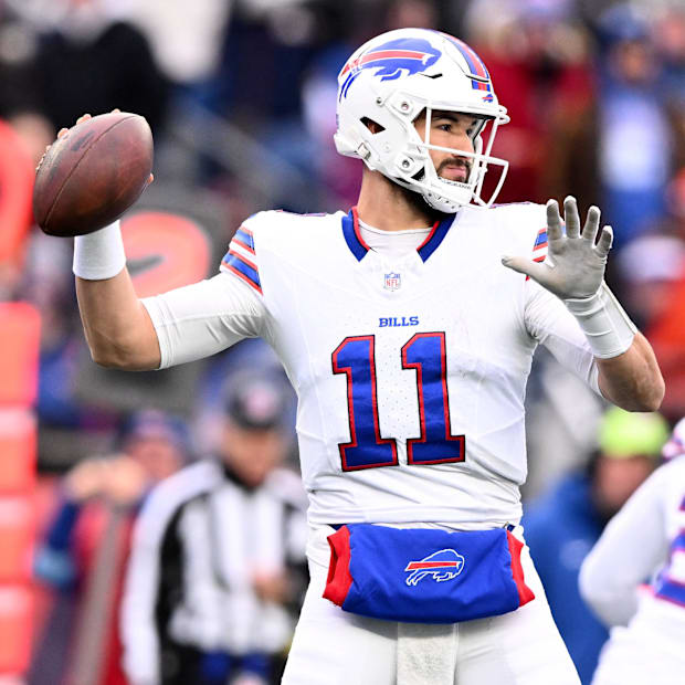 quarterback Mitchell Trubisky (11) looks to throw