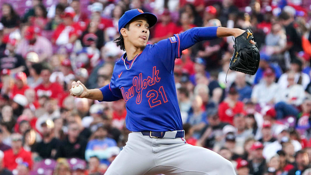 Sep 6, 2025; Cincinnati, Ohio, USA; New York Mets pitcher Jonah Tong (21) delivers a pitch in the first inning of a MLB game between the Cincinnati Reds and New York Mets, Saturday, Sept. 6, 2025, at Great American Ball Park in downtown Cincinnati. Mandatory Credit: Frank Bowen IV-USA TODAY Network via Imagn Images