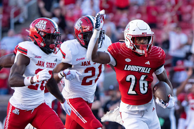 Louisville Cardinals running back Duke Watson (26) 