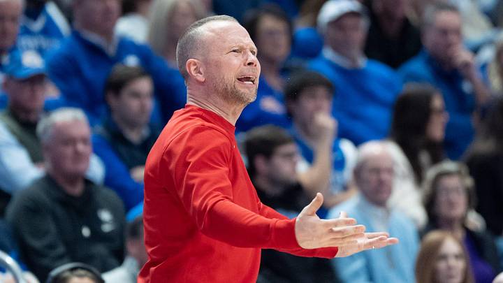 Louisville Cardinals head coach Pat Kelsey reacts to a call during their game against the Kentucky Wildcats on Saturday, Dec. 14, 2024 at Rupp Arena in Lexington, Ky.