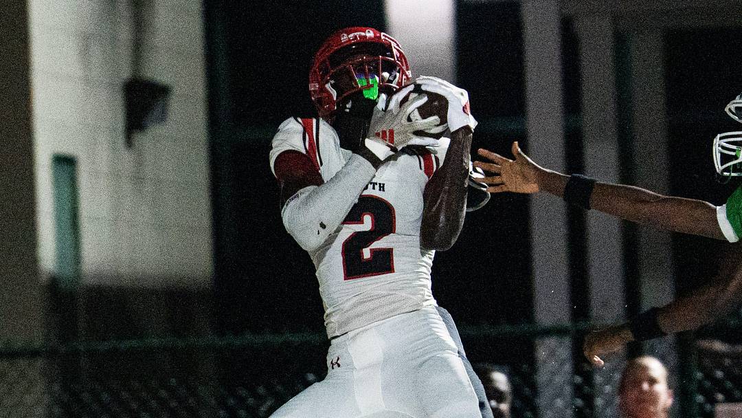 Jadell Carter, #2, of the South Fort Myers High School football team hauls in a pass for a touchdown against Fort Myers on Friday, Sept. 12, 2025. South won. Jadell Carter, #2, of the South Fort Myers High School football team hauls in a pass for a touchdown against Fort Myers on Friday, Sept. 12, 2025. South won.