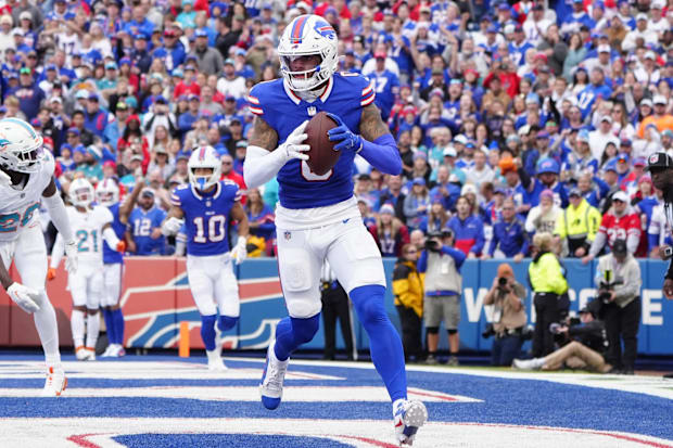 Buffalo Bills wide receiver Keon Coleman catches a two-point conversion against the Miami Dolphins.