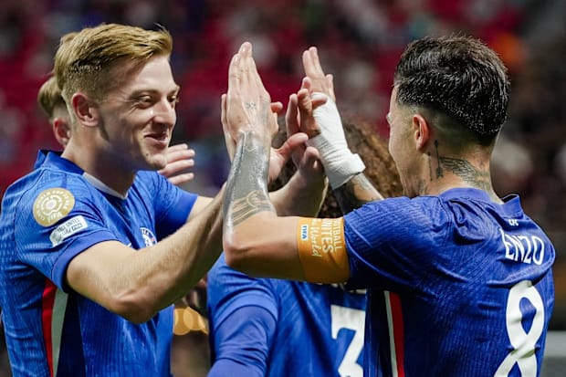 Liam Delap, Enzo Fernández