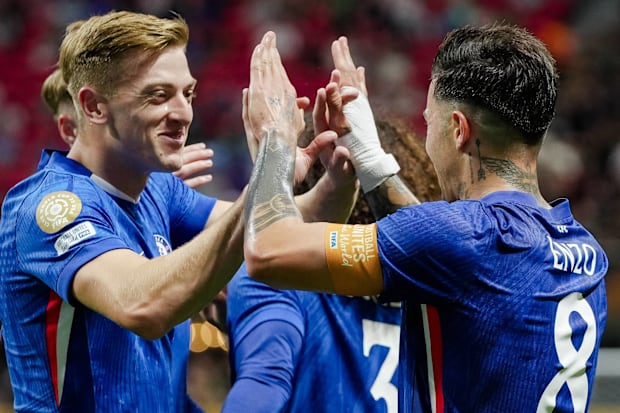 Liam Delap, Enzo Fernández