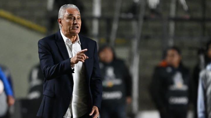 Tite sofreu uma arritmia em La Paz, na Bolívia Tite sofreu uma arritmia em La Paz, na Bolívia