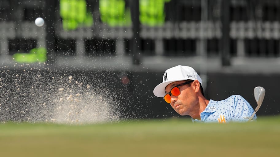 Kevin Na plays a shot from a bunker on the 17th hole during the final round of the 2025 LIV Golf Miami tournament. 