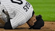 Chicago White Sox first baseman Miguel Vargas (20) suffered a left wrist contusion against the New York Yankees at Rate Field. 
