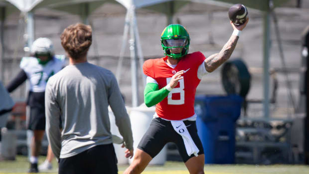 Oregon quarterback Dillon Gabriel.