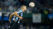 Rodrigo Ely deve voltar ao time titular