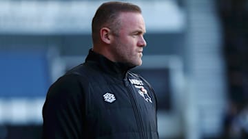Derby County, clube comandado por Wayne Rooney, sofreu duas punições que retiraram, ao todo, 21 pontos da equipe