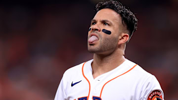 José Altuve bateó un jonrón y remolcó tres carreras en el comienzo de la Serie de Campeonato 