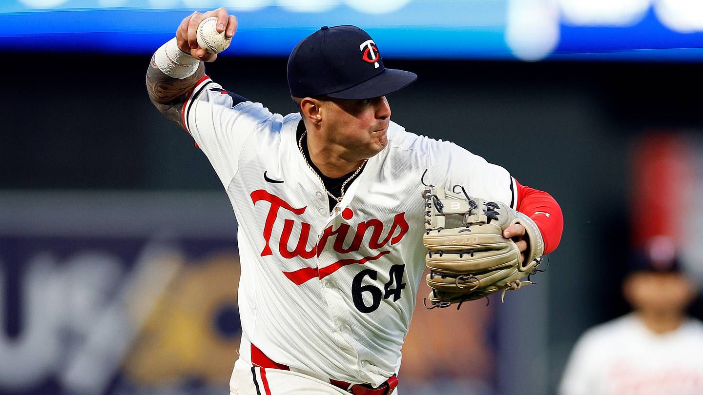 What will happen to Jose Miranda when Royce Lewis returns to Twins lineup? - Vimarsana News