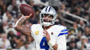 Cowboys quarterback Dak Prescott threw four touchdowns on Monday night.
