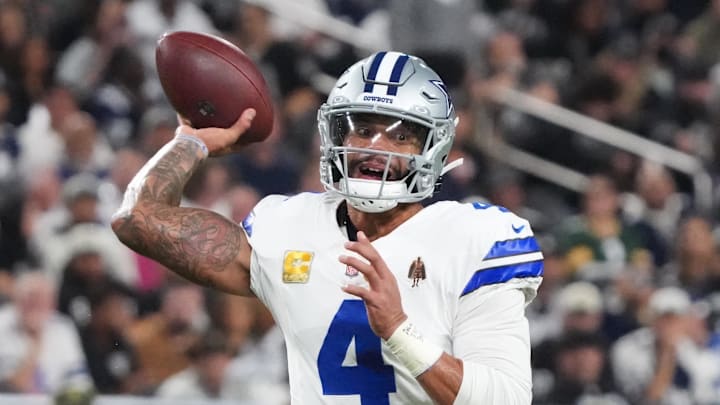 Cowboys quarterback Dak Prescott threw four touchdowns on Monday night.