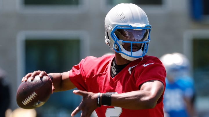 Detroit Lions quarterback Hendon Hooker (2) 