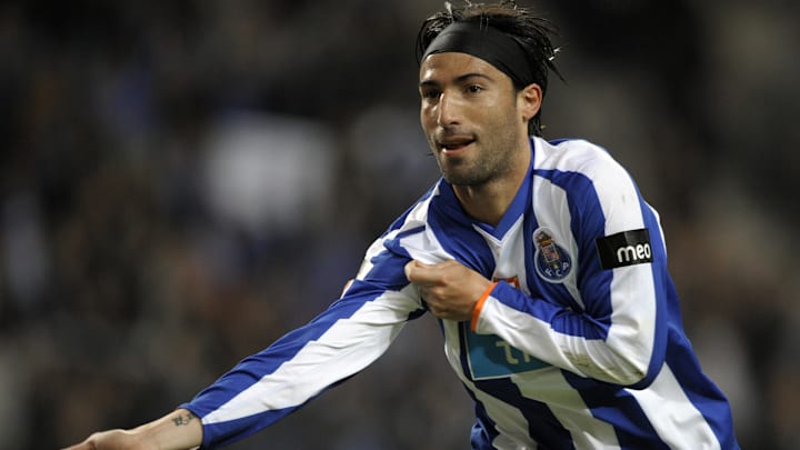 FC Porto's Argentinian Ernesto Farias ce