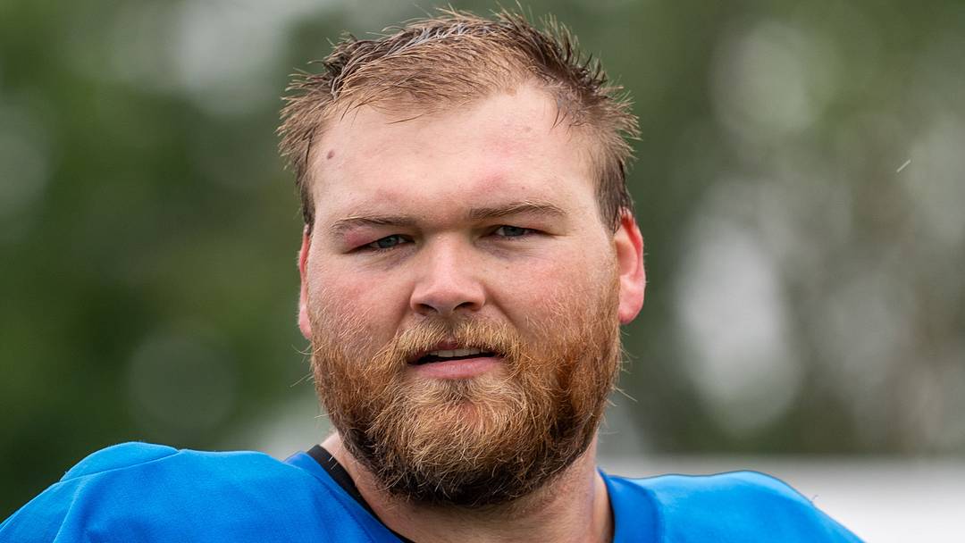 Detroit Lions center Cade Mays (64).