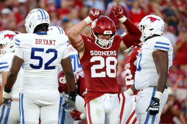 Oklahoma linebacker Danny Stutsman