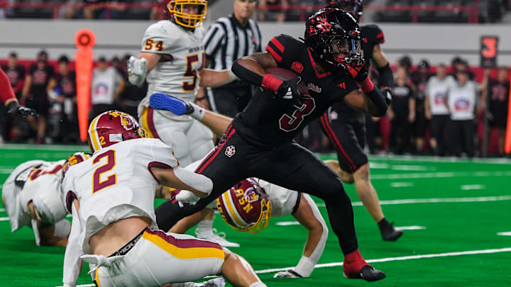 South Dakota running back Charles Pierre Jr. (3) South Dakota running back Charles Pierre Jr. (3)