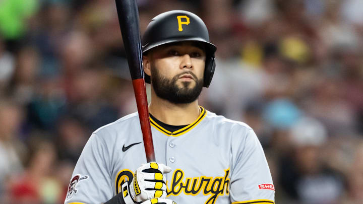 May 28, 2025; Phoenix, Arizona, USA; Pittsburgh Pirates shortstop Isiah Kiner-Falefa against the Arizona Diamondbacks in at Chase Field May 28, 2025; Phoenix, Arizona, USA; Pittsburgh Pirates shortstop Isiah Kiner-Falefa against the Arizona Diamondbacks in at Chase Field