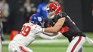 Atlanta Falcons linebacker Kaden Elliss