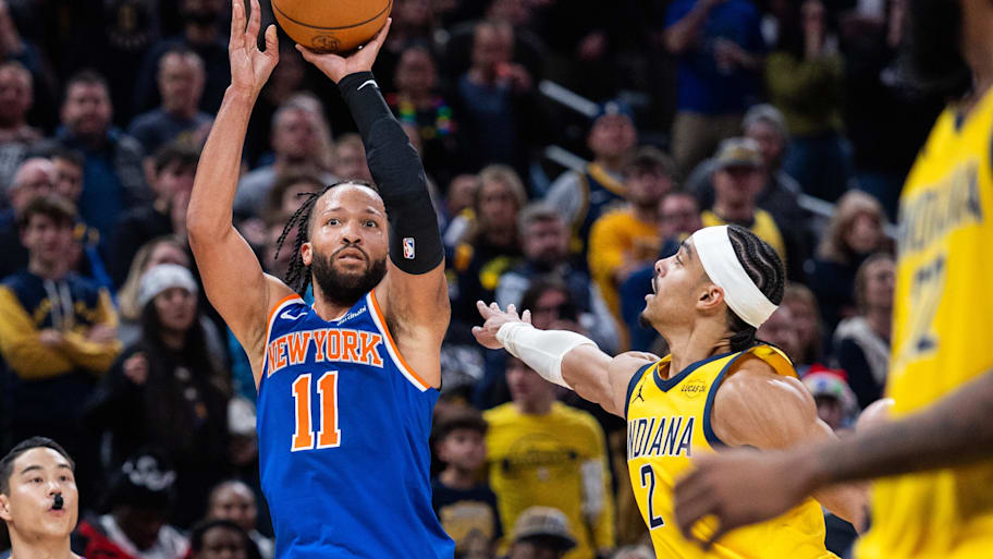 Jalen Brunson shoots the winning shot over Andrew Nembhard 