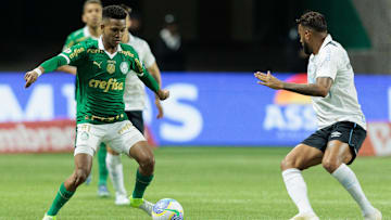 Estêvão foi um dos destaques da partida no Allianz Parque