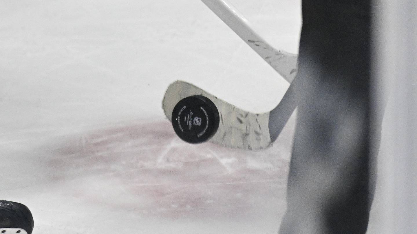 Air Force Falcons Hockey Finally Breaks Through Against Bentley