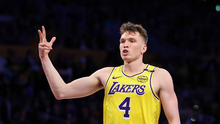 New York Knicks v Los Angeles Lakers