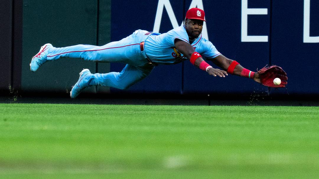 St. Louis Cardinals outfielder Jordan Walker (18) fields a line drive off the bounce in the fourth inning between the St. Louis Cardinals and Cincinnati Reds at Great American Ball Park in Cincinnati on Saturday, May 23, 2026.