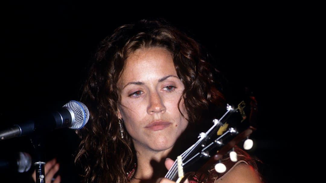 Sheryl Crow performs Sheryl Crow performs