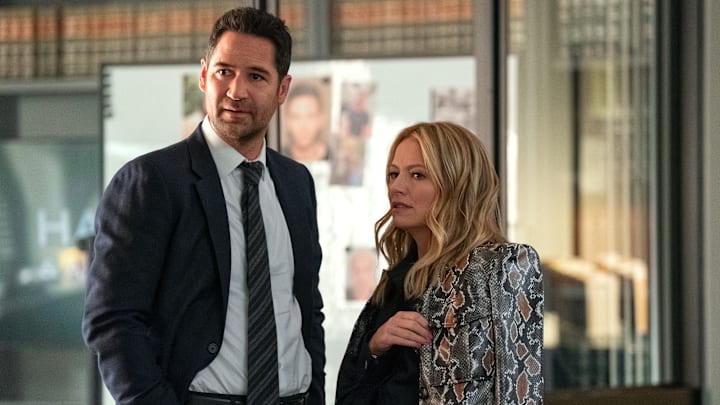 The Lincoln Lawyer. (L to R) Manuel Garcia-Rulfo as Mickey Haller, Becki Newton as Lorna Crane in episode 304 of The Lincoln Lawyer