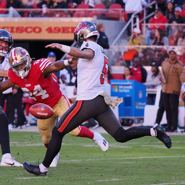 Jake Camarda punt
