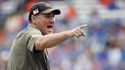 Dan Mullen points during Florida's 34–20 loss to No. 2 Georgia on Nov. 2, 2021.