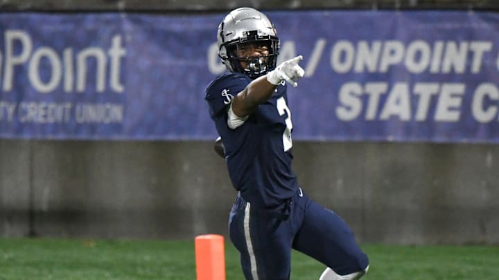 LaMarcus Bell's latest stellar performance helped lift Lake Oswego to the Class 6A championship game on Black Friday against Central Catholic.