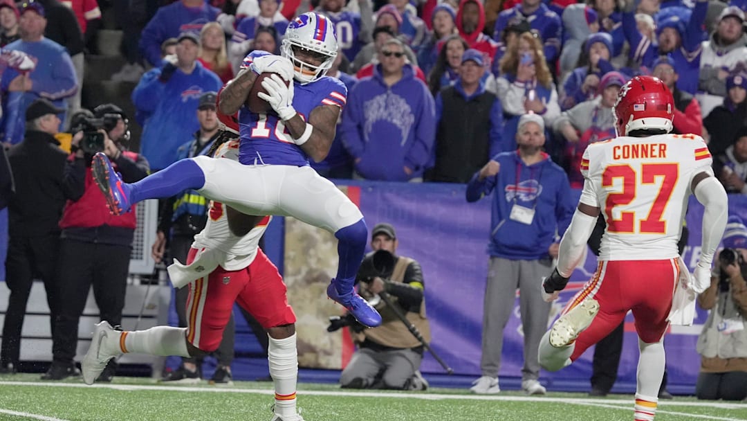 Bills receiver Elijah Moore catches a pass in the Week 9 win over the Chiefs.