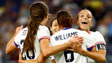 Lynn Williams, Emma Sears, Mallory Swanso - Iceland v United States