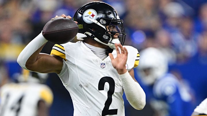 Sep 29, 2024; Indianapolis, Indiana, USA; Pittsburgh Steelers quarterback Justin Fields (2) throws a pass during the second half against the Indianapolis Colts at Lucas Oil Stadium. Mandatory Credit: Marc Lebryk-Imagn Images Sep 29, 2024; Indianapolis, Indiana, USA; Pittsburgh Steelers quarterback Justin Fields (2) throws a pass during the second half against the Indianapolis Colts at Lucas Oil Stadium. Mandatory Credit: Marc Lebryk-Imagn Images