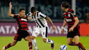 Flamengo e Talleres empataram por 2 a 2 na Argentina