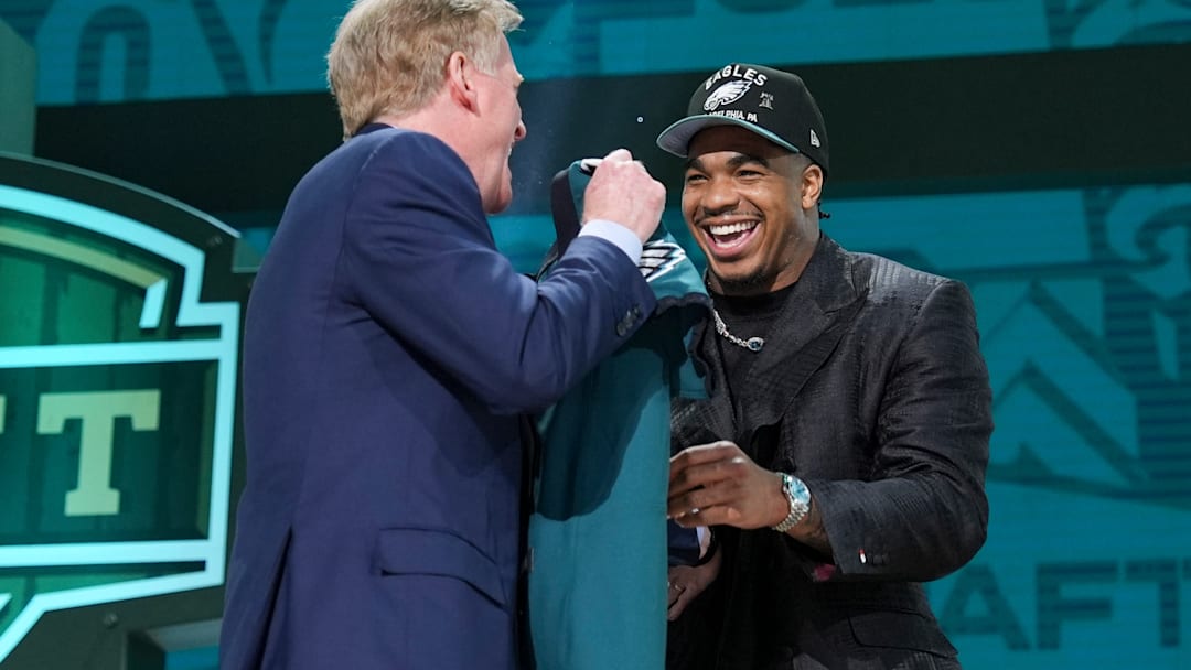 Roger Goodell (L), Jihaad Campbell (R), Philadelphia Eagles