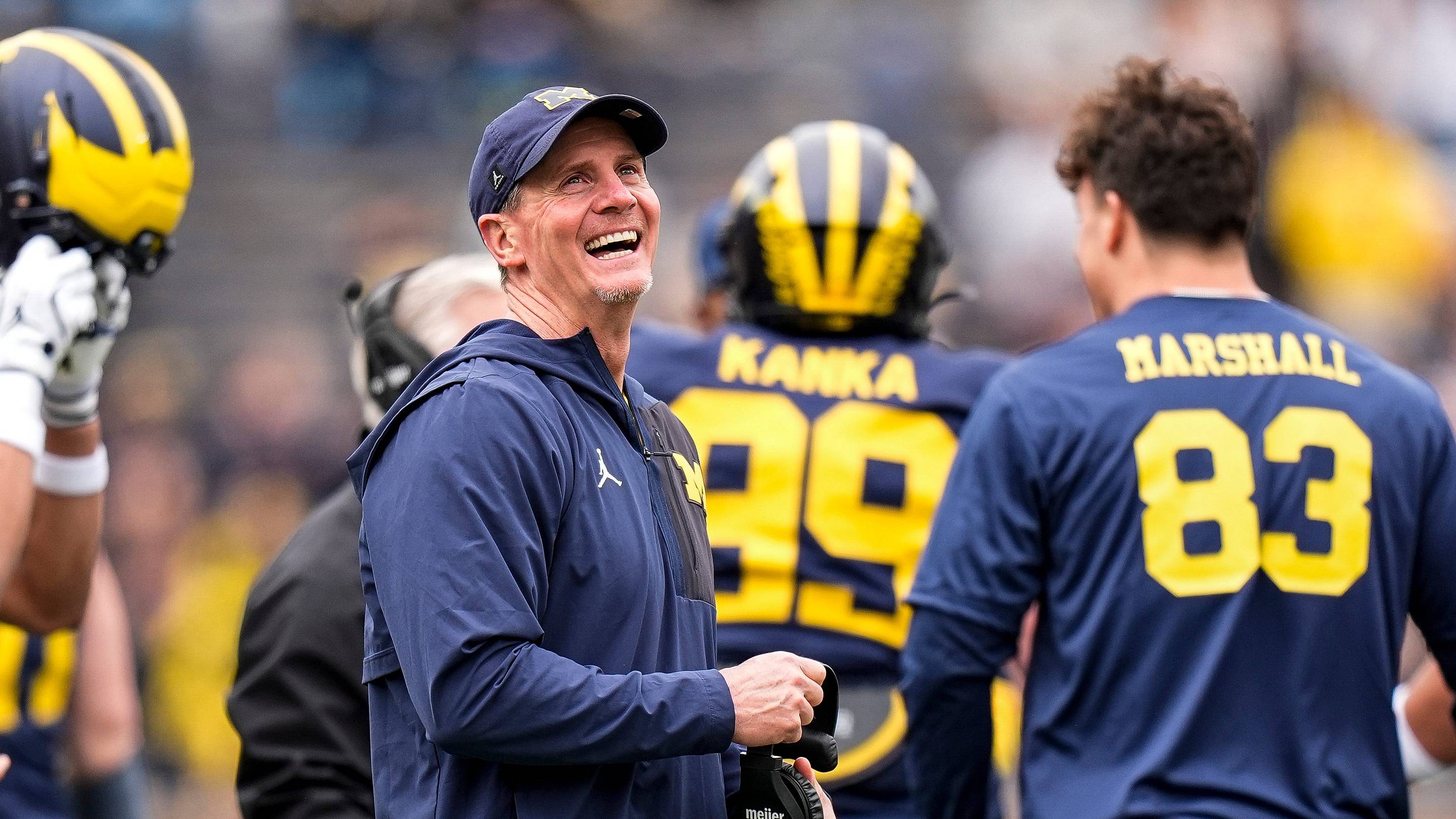 Michigan DC Jay Hill Believes at Least 4 True Freshmen Can Help Wolverines' Defense in 2026