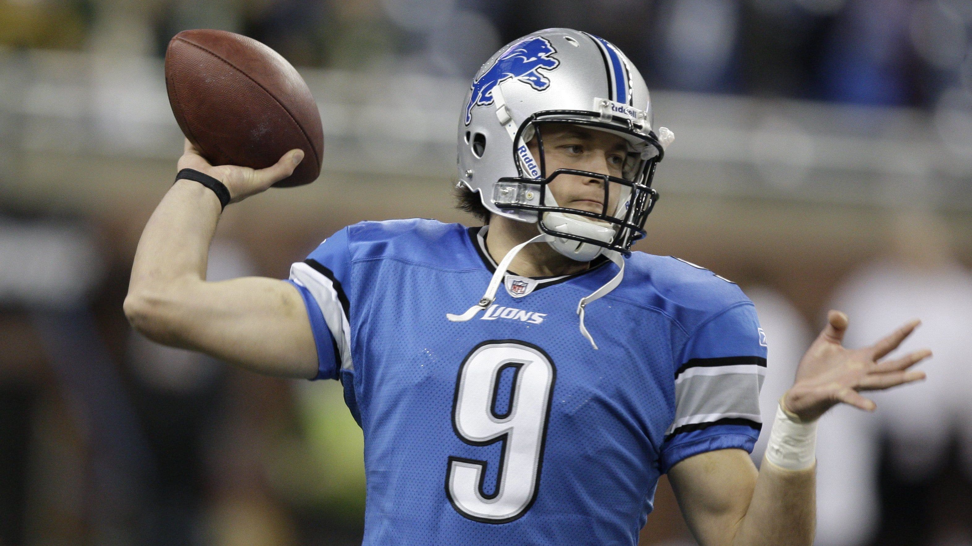 Detroit Lions QB Matthew Stafford warmed up for their Thanksgiving Day game against the Green Bay Packers.