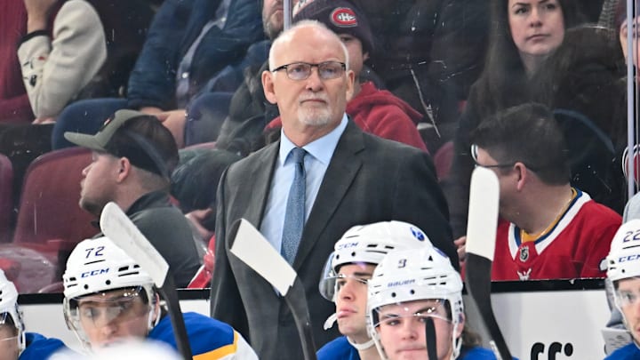 Lindy Ruff looks on from the bench as the Sabres visited the Canadiens. 