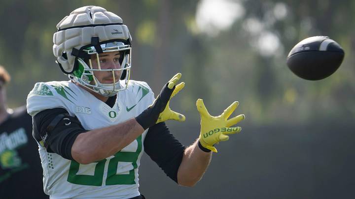Drew Mehringer and the Ducks love to use multiple tight end packages, utilizing versatile big blockers in space. Some of their most explosive plays have come out of 12 personnel, formations with two tight ends. 