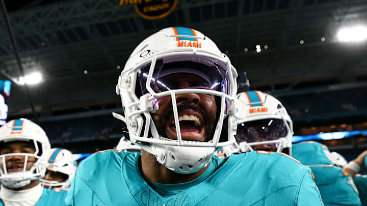 Miami Dolphins linebacker Jordyn Brooks