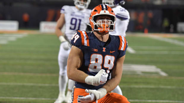 Illinois Fighting Illini tight end Tip Reiman (89) reacts after scoring a two-point conversion on a pass and run pas Northwes