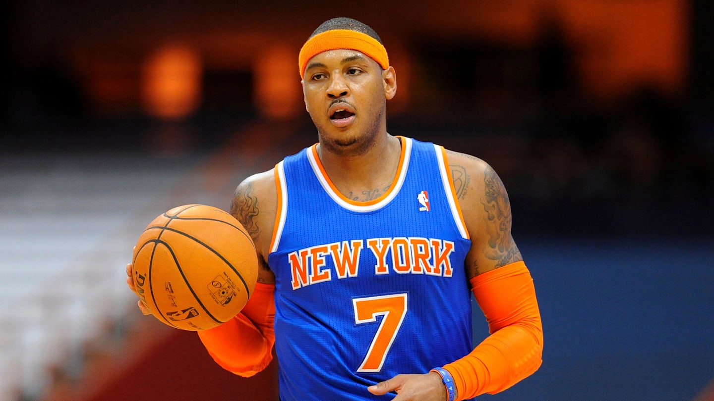 Carmelo Anthony Inspires at Syracuse Commencement