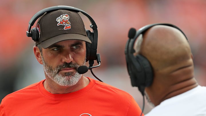 Cleveland Browns head coach Kevin Stefanski speaks with a member of his coaching staff during the second half of an NFL preseason football game at Cleveland Browns Stadium, Saturday, Aug. 10, 2024, in Cleveland, Ohio.